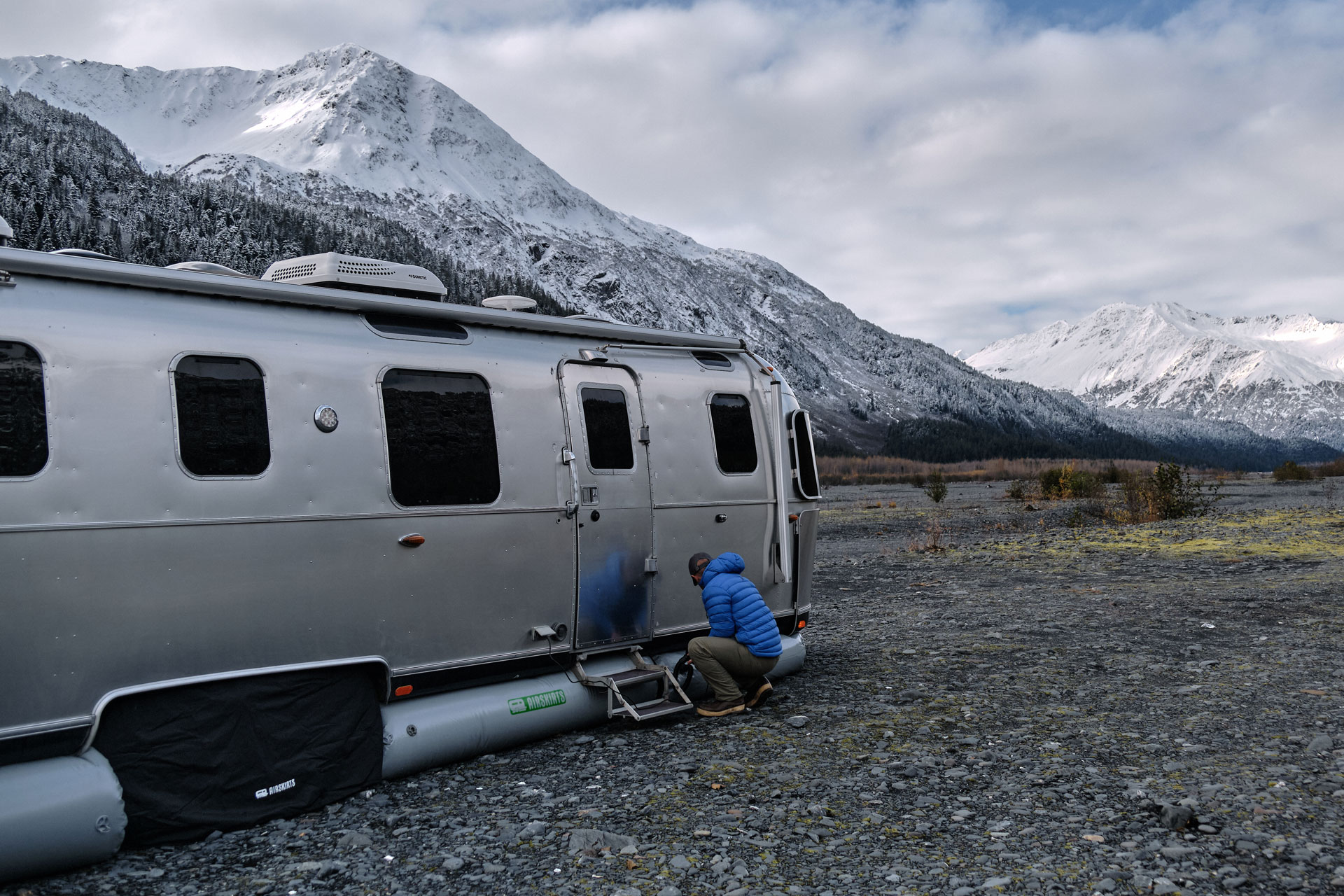 Airstream Skirting Setup in Winter