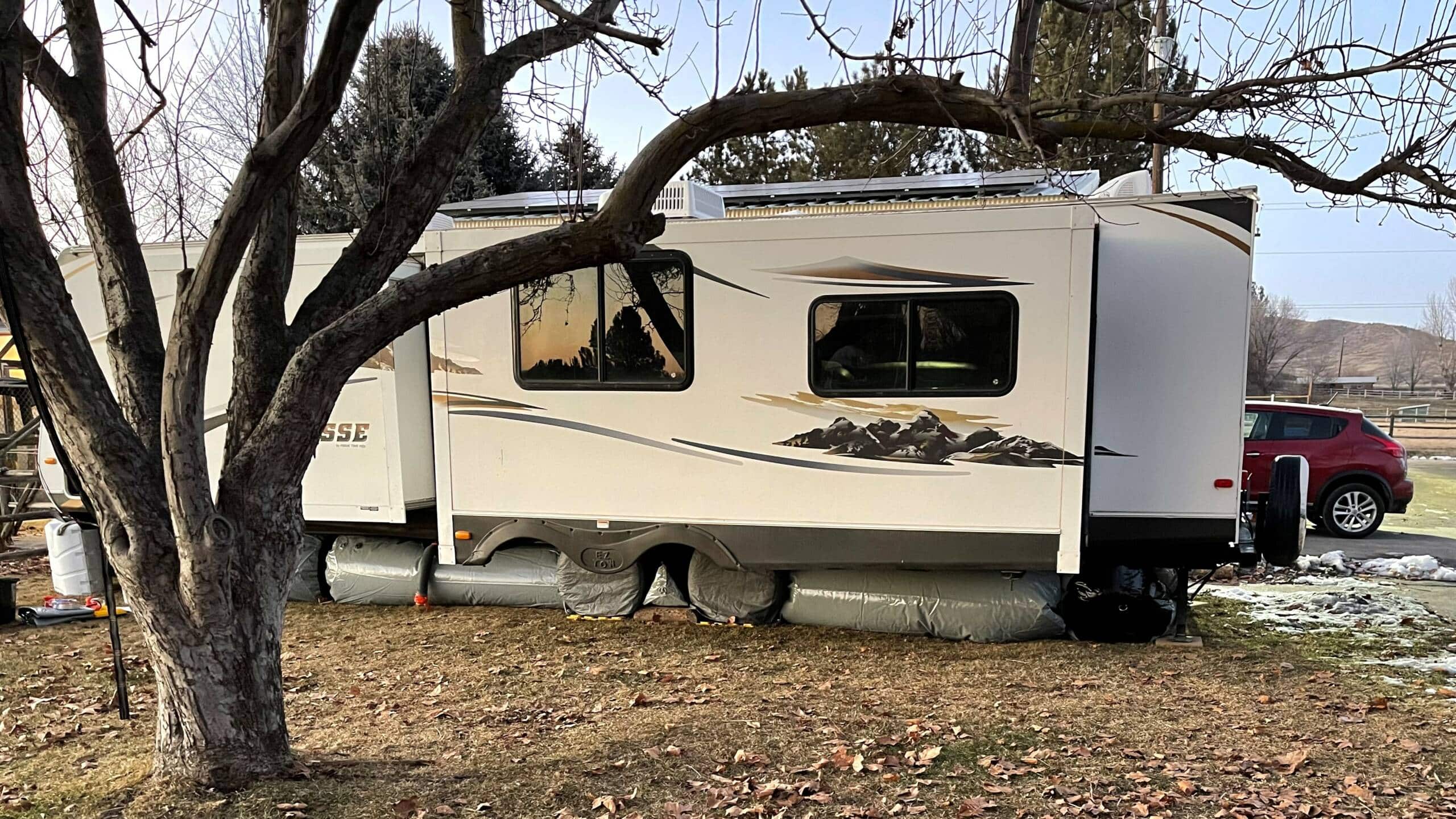rv skirts on driver side of travel trailer
